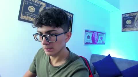 Snapshot of tylerwhiite_ chatting on January 22, 2:59 am online show from January 22, 2:59 am