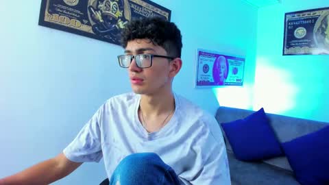 Snapshot of tylerwhiite_ chatting on January 23, 3:05 am online show from January 23, 3:05 am