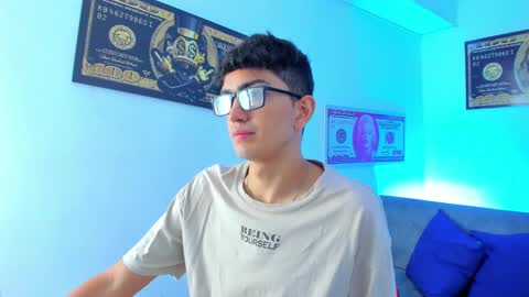 Snapshot of tylerwhiite_ chatting on January 25, 3:09 am online show from January 25, 3:09 am
