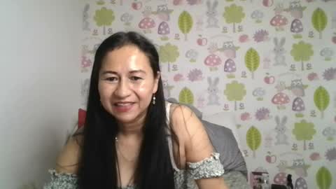 Snapshot of tyna_b chatting on April 21, 12:34 am Tyna online show from April 21, 12:34 am