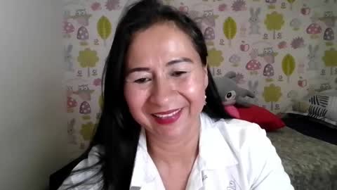 Snapshot of tyna_b chatting on May 1, 12:59 am Tyna online show from May 1, 12:59 am