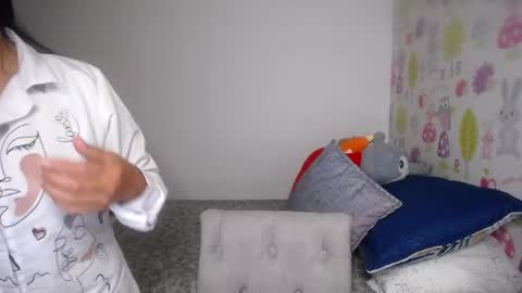 Snapshot of tyna_b chatting on May 16, 1:43 pm Tyna online show from May 16, 1:43 pm