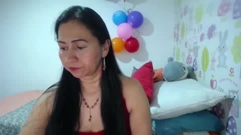 Snapshot of tyna_b chatting on June 2, 7:16 pm Tyna online show from June 2, 7:16 pm