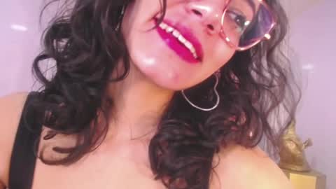 Snapshot of tyna_ch chatting on January 4, 10:24 pm TYNA online show from January 4, 10:24 pm
