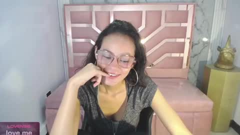Snapshot of tyna_ch chatting on February 4, 5:01 pm TYNA online show from February 4, 5:01 pm