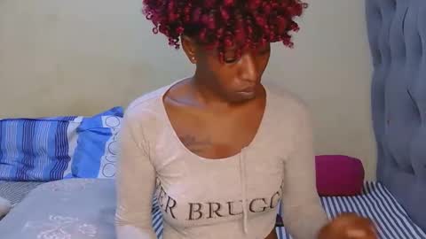 tynniee online show from March 15, 11:22 pm