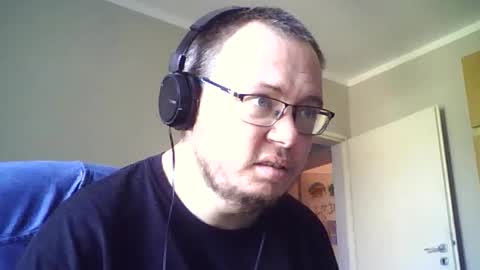 Snapshot of tyradi1991 chatting on June 20, 1:25 pm tyradi1991 online show from June 20, 1:25 pm