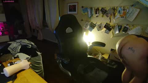 Snapshot of tyran28111984 chatting on March 17, 2:16 am Sascha online show from March 17, 2:16 am