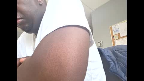 Snapshot of tyroneall chatting on May 28, 1:19 pm tyroneall online show from May 28, 1:19 pm