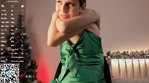 Snapshot of tyty_pupu chatting on January 31, 7:11 pm Christine 3 Next broadcast tomorrow at 2100 GMT 5 online show from January 31, 7:11 pm