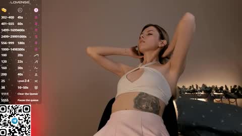 Snapshot of tyty_pupu chatting on February 19, 5:42 pm Christine 3 Next broadcast tomorrow at 2100 GMT 5 online show from February 19, 5:42 pm