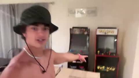 Snapshot of tyy0ung chatting on August 8, 5:42 am tyy0ung online show from August 8, 5:42 am