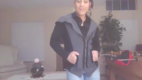 Snapshot of uandme_baby chatting on January 4, 5:27 am Azelia B online show from January 4, 5:27 am