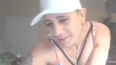 Snapshot of uandme_baby chatting on March 6, 5:03 am Azelia B online show from March 6, 5:03 am