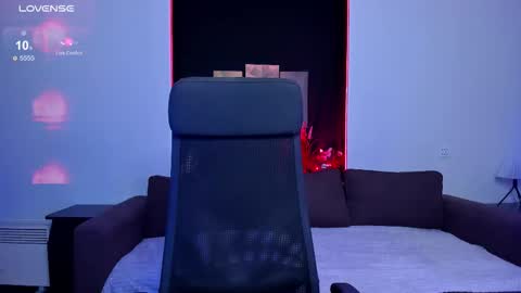 Snapshot of uco_mon chatting on September 25, 3:27 pm Uco online show from September 25, 3:27 pm