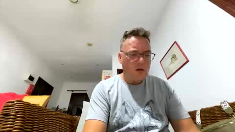 ueberdruck01 online show from October 16, 10:44 pm