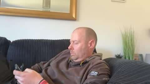 ukmatty3 online show from April 24, 1:24 pm