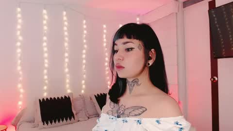 Snapshot of ulala_martina chatting on June 2, 2:35 am Martina online show from June 2, 2:35 am