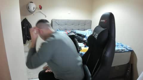 Snapshot of ulxer chatting on February 14, 8:05 pm hi im mike tyson - online show from February 14, 8:05 pm