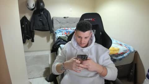 Snapshot of ulxer chatting on February 18, 7:21 pm hi im mike tyson - online show from February 18, 7:21 pm