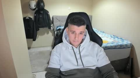 Snapshot of ulxer chatting on February 26, 8:19 pm hi im mike tyson - online show from February 26, 8:19 pm