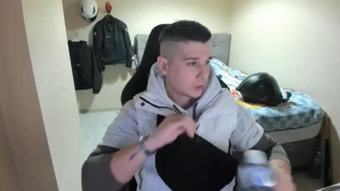 Snapshot of ulxer chatting on March 13, 6:36 pm hi im mike tyson - online show from March 13, 6:36 pm