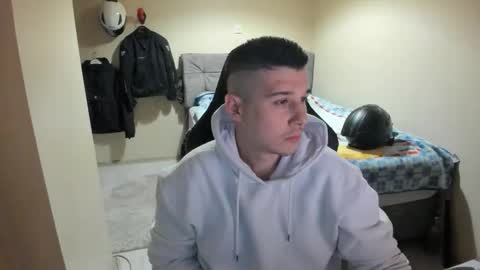 Snapshot of ulxer chatting on April 2, 7:44 pm hi im mike tyson - online show from April 2, 7:44 pm