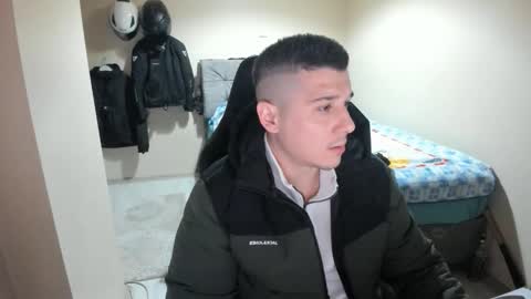 Snapshot of ulxer chatting on April 3, 6:39 pm hi im mike tyson - online show from April 3, 6:39 pm