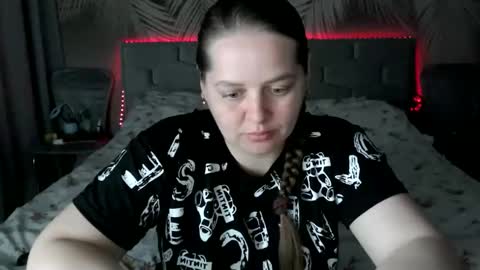 Snapshot of ulystar chatting on May 12, 6:32 am Ulyana online show from May 12, 6:32 am