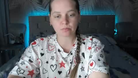 Snapshot of ulystar chatting on July 7, 7:23 am Ulyana online show from July 7, 7:23 am