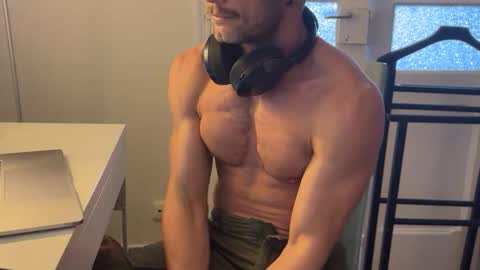 Um CM online show from April 9, 1:38 pm