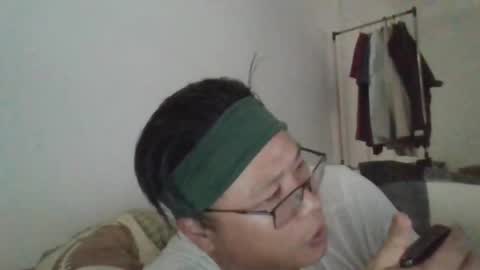 Snapshot of umdenny chatting on April 20, 4:59 am Dennythetruth online show from April 20, 4:59 am