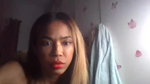 umdonutxx online show from June 14, 7:27 pm
