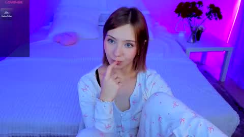 umpa_lummpa_ online show from November 11, 11:10 am