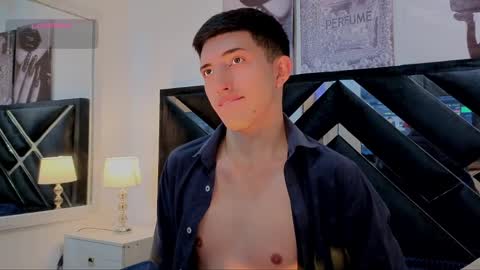 un_sluttyy online show from April 1, 11:22 am