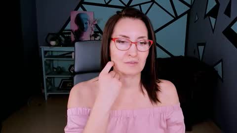 UnaTera online show from February 1, 9:08 am