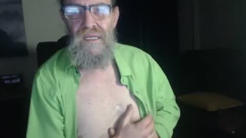 Snapshot of uncle_hottiecb chatting on July 4, 5:13 am Uncle Hottie online show from July 4, 5:13 am