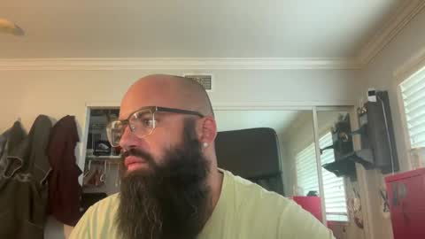 Snapshot of uncutbeard129840 chatting on June 8, 1:55 pm uncutbeard129840 online show from June 8, 1:55 pm