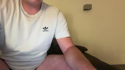 Snapshot of uncutedaustria chatting on September 23, 2:58 am Tom online show from September 23, 2:58 am