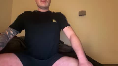 Snapshot of uncutedaustria chatting on February 25, 10:19 pm Tom online show from February 25, 10:19 pm