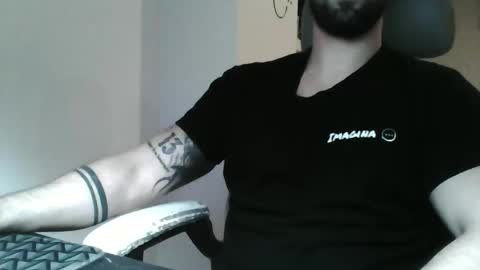 Snapshot of uncutedone7 chatting on February 19, 9:33 pm YourDreamIfYouWant online show from February 19, 9:33 pm