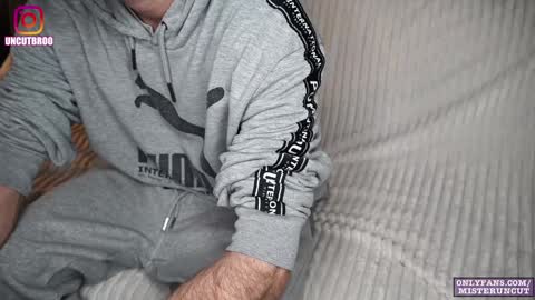 Snapshot of uncutgerman420 chatting on December 11, 9:23 pm Mister Uncut online show from December 11, 9:23 pm