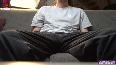 Snapshot of uncutgerman420 chatting on October 26, 9:53 pm Mister Uncut online show from October 26, 9:53 pm