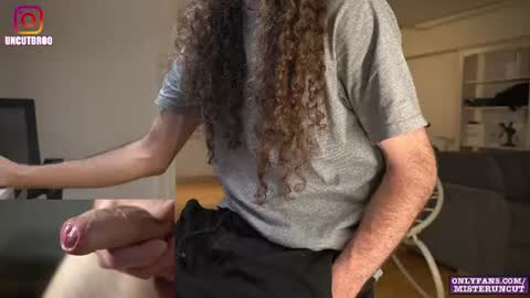 Snapshot of uncutgerman420 chatting on June 7, 8:23 pm Mister Uncut online show from June 7, 8:23 pm