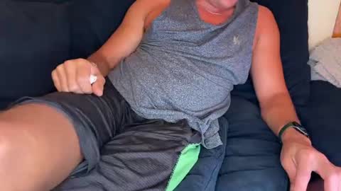 Snapshot of uncutguyjake chatting on July 6, 8:22 am uncutguyjake online show from July 6, 8:22 am