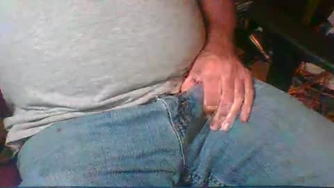 Snapshot of uncutmike7x5 chatting on December 25, 2:25 am uncutmike7x5 online show from December 25, 2:25 am