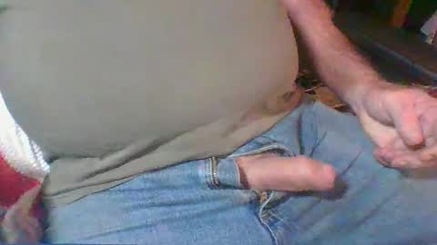 Snapshot of uncutmike7x5 chatting on February 7, 7:38 pm uncutmike7x5 online show from February 7, 7:38 pm