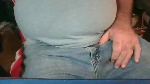 Snapshot of uncutmike7x5 chatting on October 30, 5:24 pm uncutmike7x5 online show from October 30, 5:24 pm