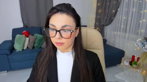 Patricia online show from February 18, 1:10 am