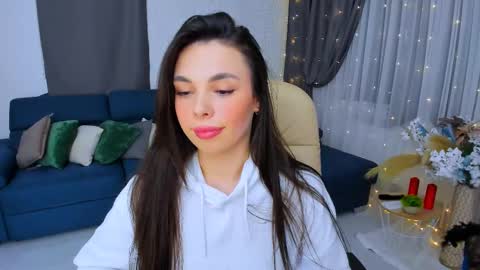 Patricia online show from March 12, 2:30 am